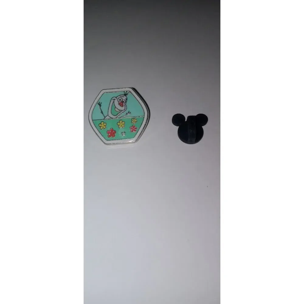 Disney frozen patches and pins.